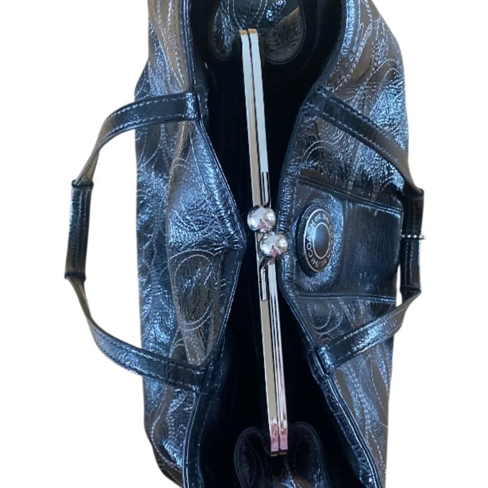 Coach Vintage Signature Kiss Lock Large Shoulder Bag Black Patent Leather